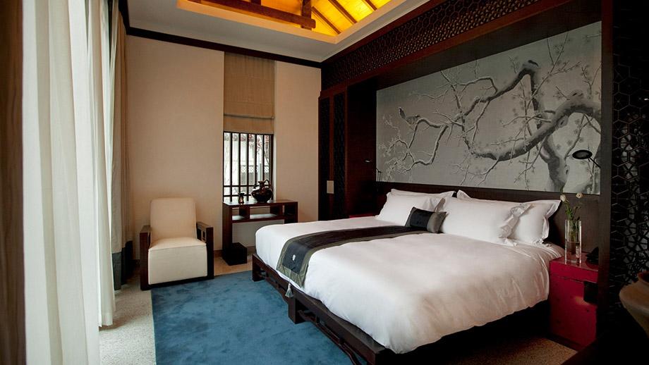 9presidential-villa_bedroom_1_920x518