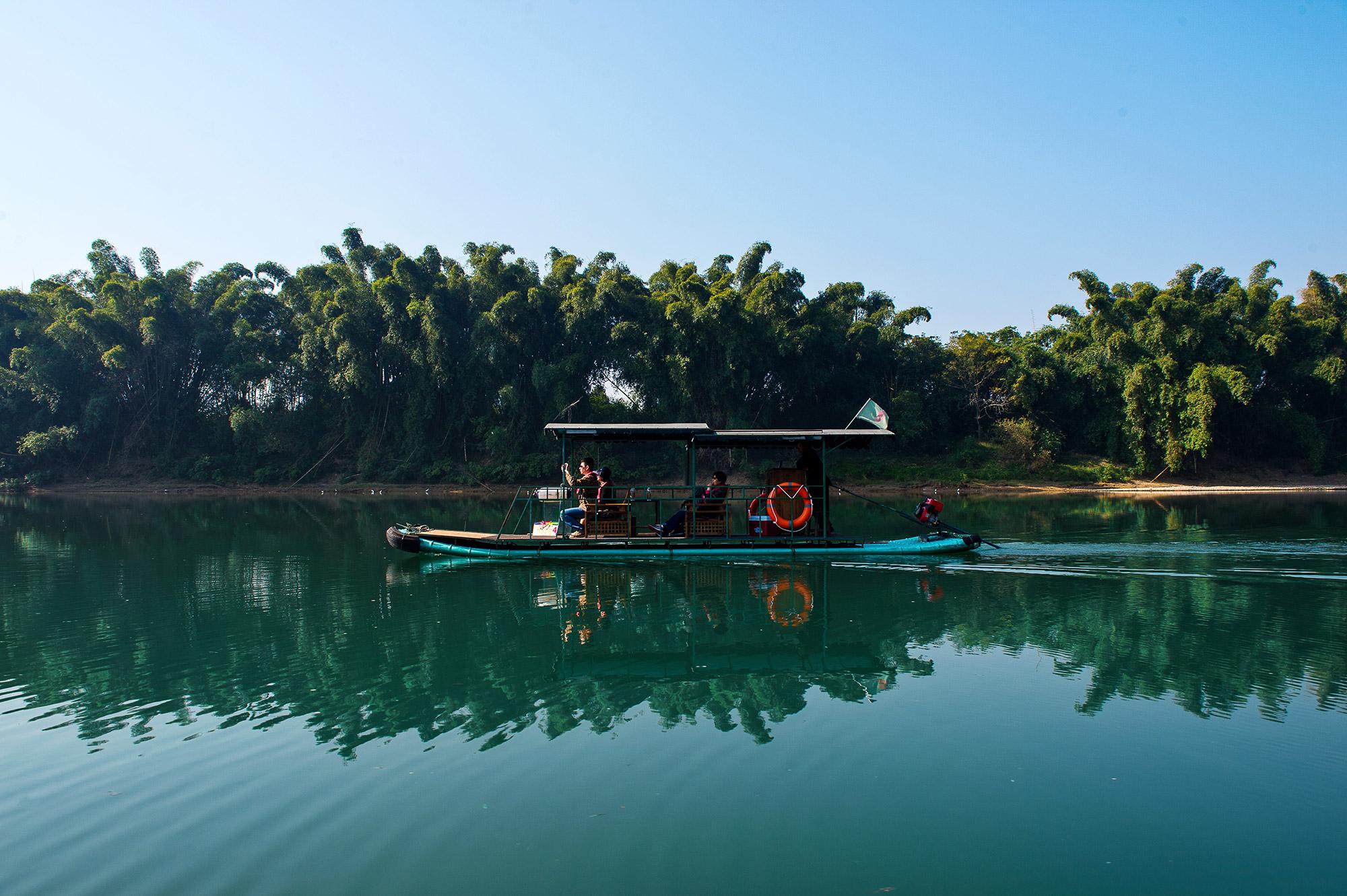 Banyan Tree China Yangshuo Gallery - Bamboo Rafting