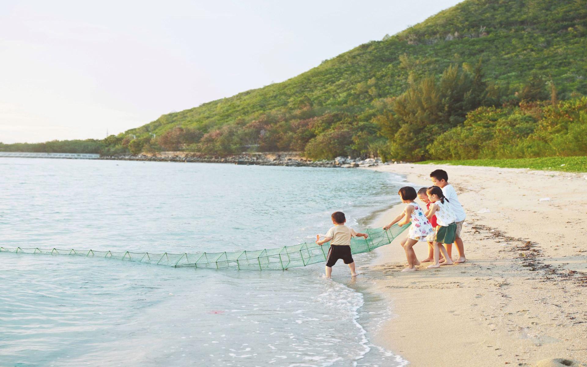 Banyan Tree China Sanya Gallery - Beach Combing Activity