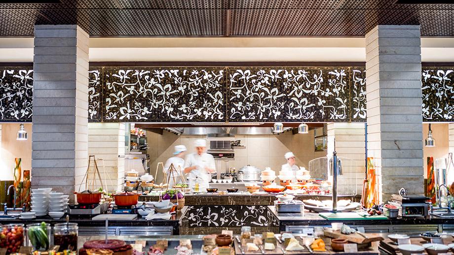 Banyan Tree Vietnam Lang Co Dining - The Watercourt