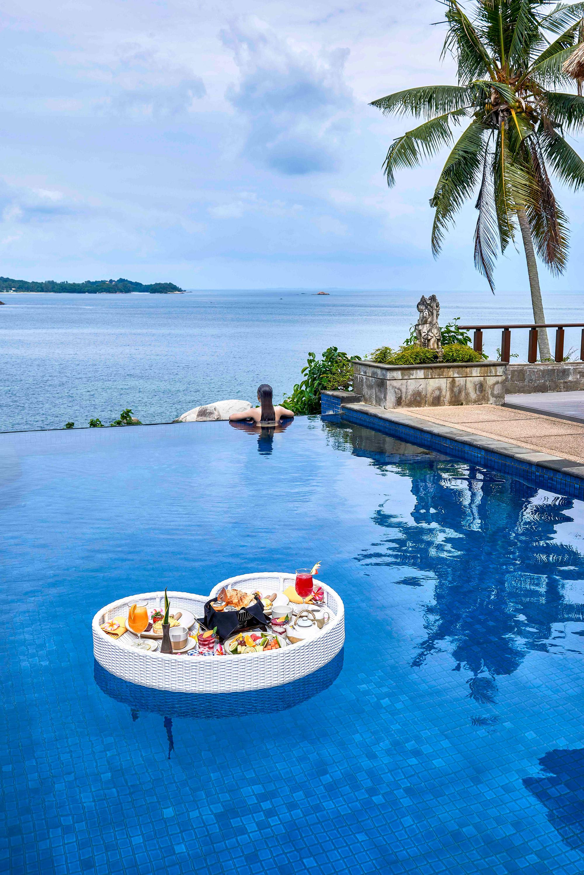 Banyan Tree Indonesia Bintan Gallery - Floating Breakfast