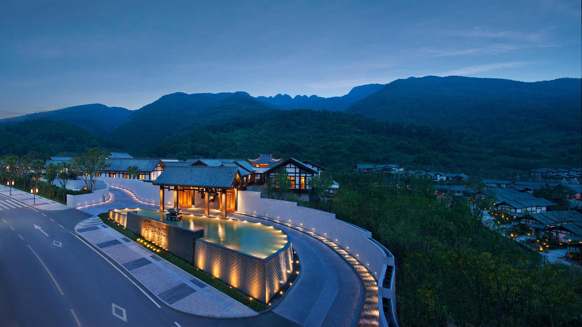 Chongqing Luxury Hotels How to Get There - Banyan Tree