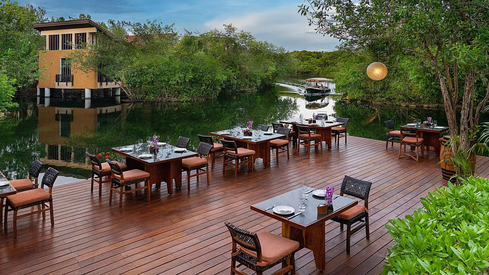 Banyan Tree Mexico Mayakoba Dining - Oriente Deck