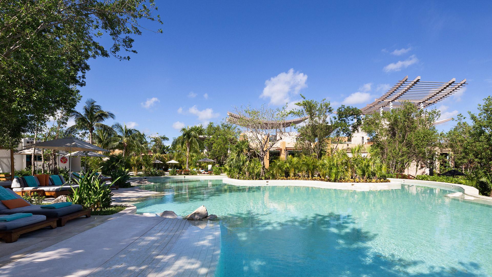 Banyan Tree Mexico Mayakoba Dining - Bar Reflections Pool