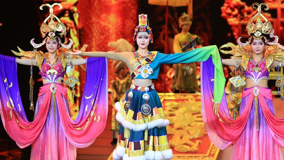 Banyan Tree China Jiuzhaigou Experiences - Romantic Show