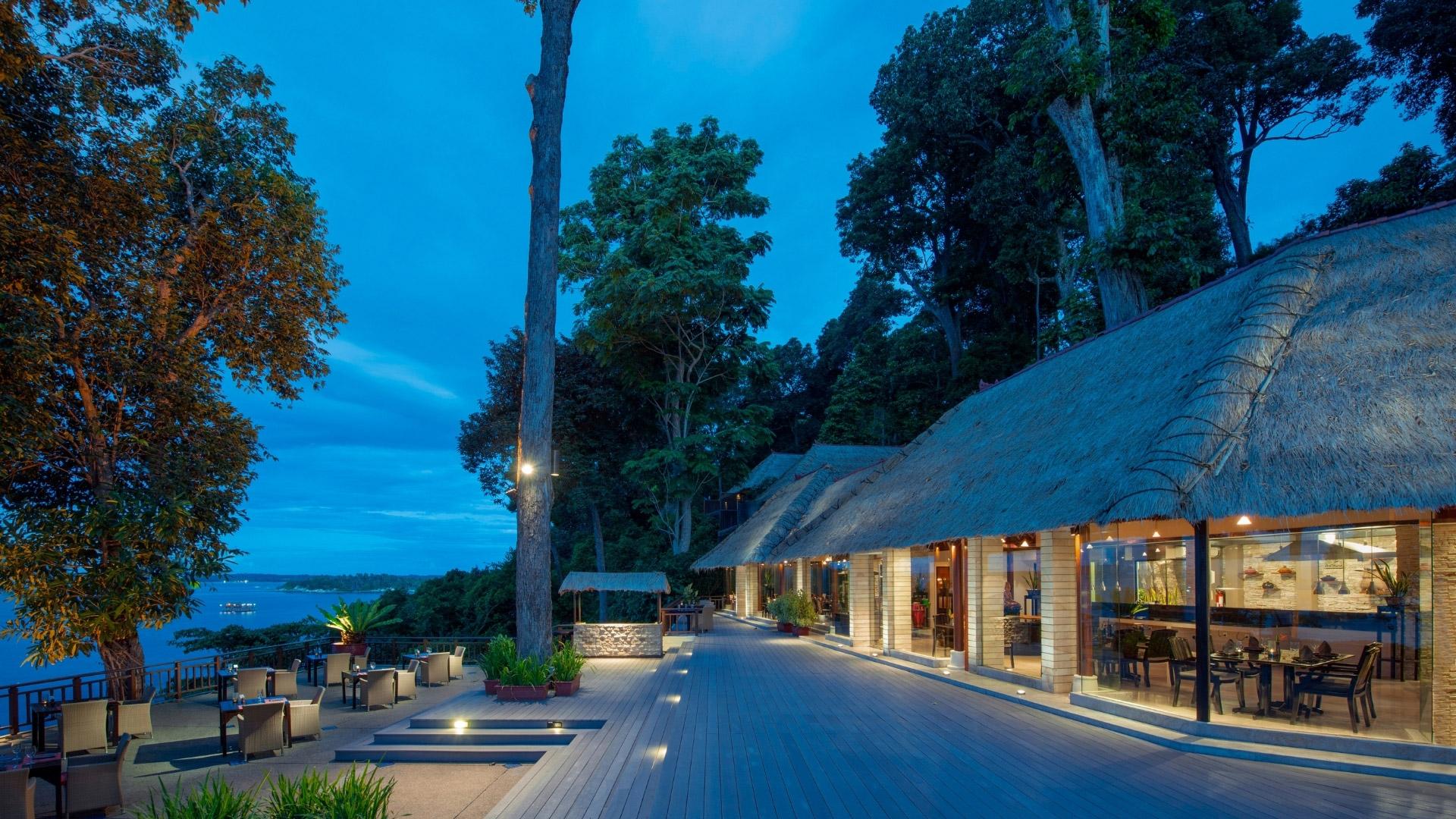 Banyan Tree Indonesia Bintan Dining - Treetops