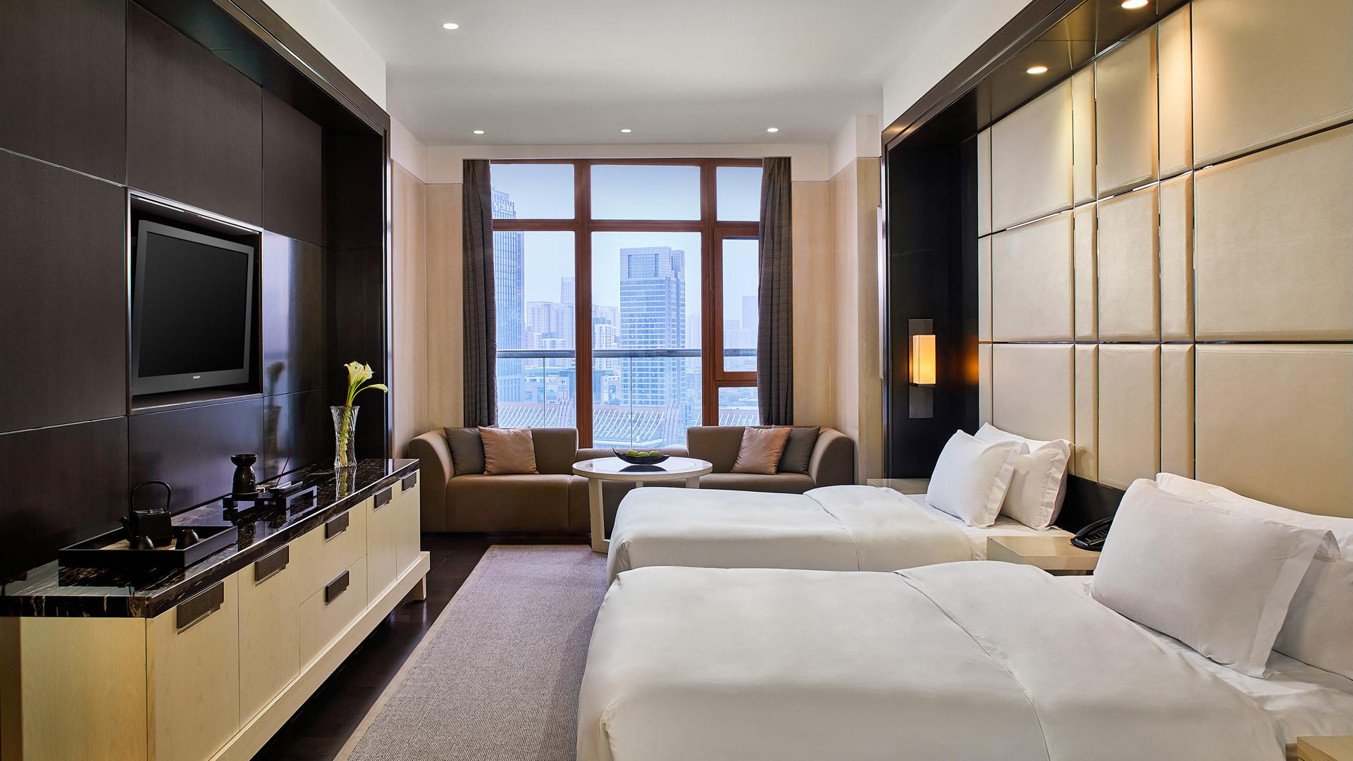 Deluxe-Riverside-Retreat-Twin