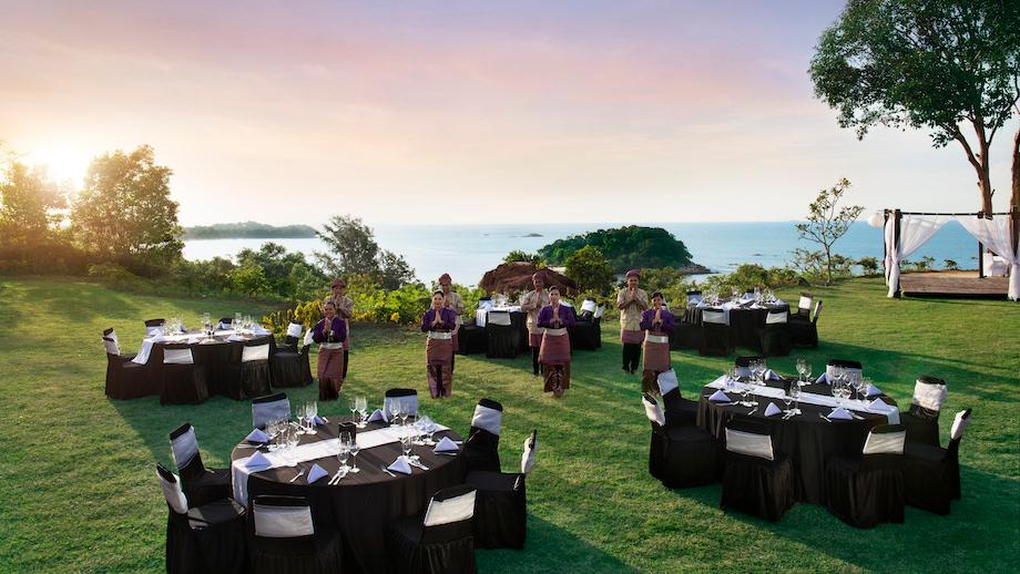 Banyan Tree Indonesia Bintan Dining - Destination Dining One Tree Hill