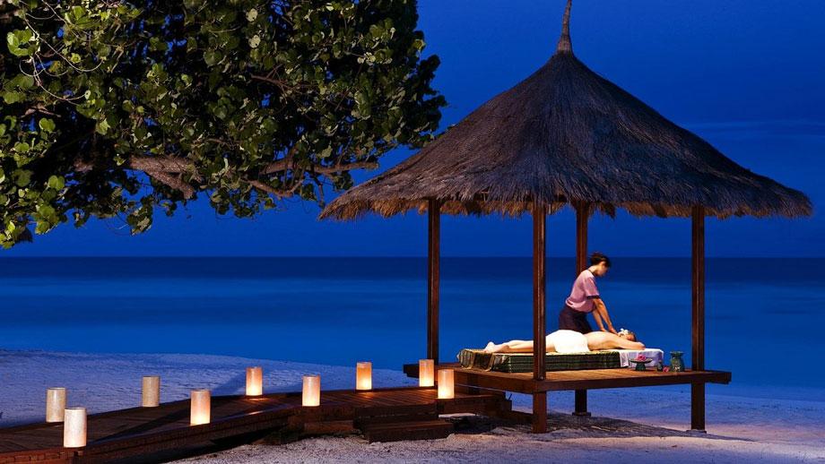 Banyan Tree Spa Vabbinfaru Outdoor Massage