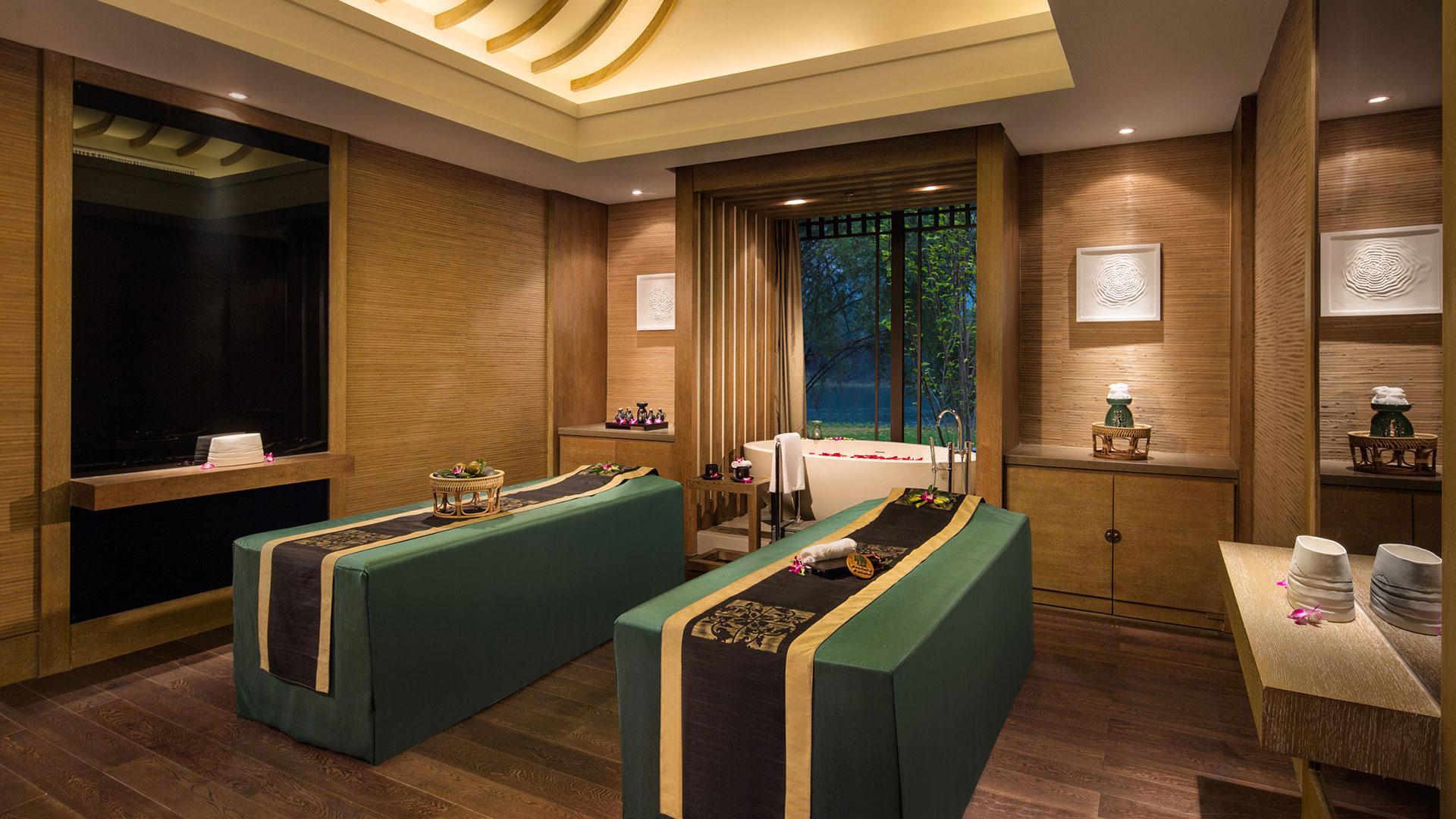 Luxury Banyan Tree Spa Yangshuo