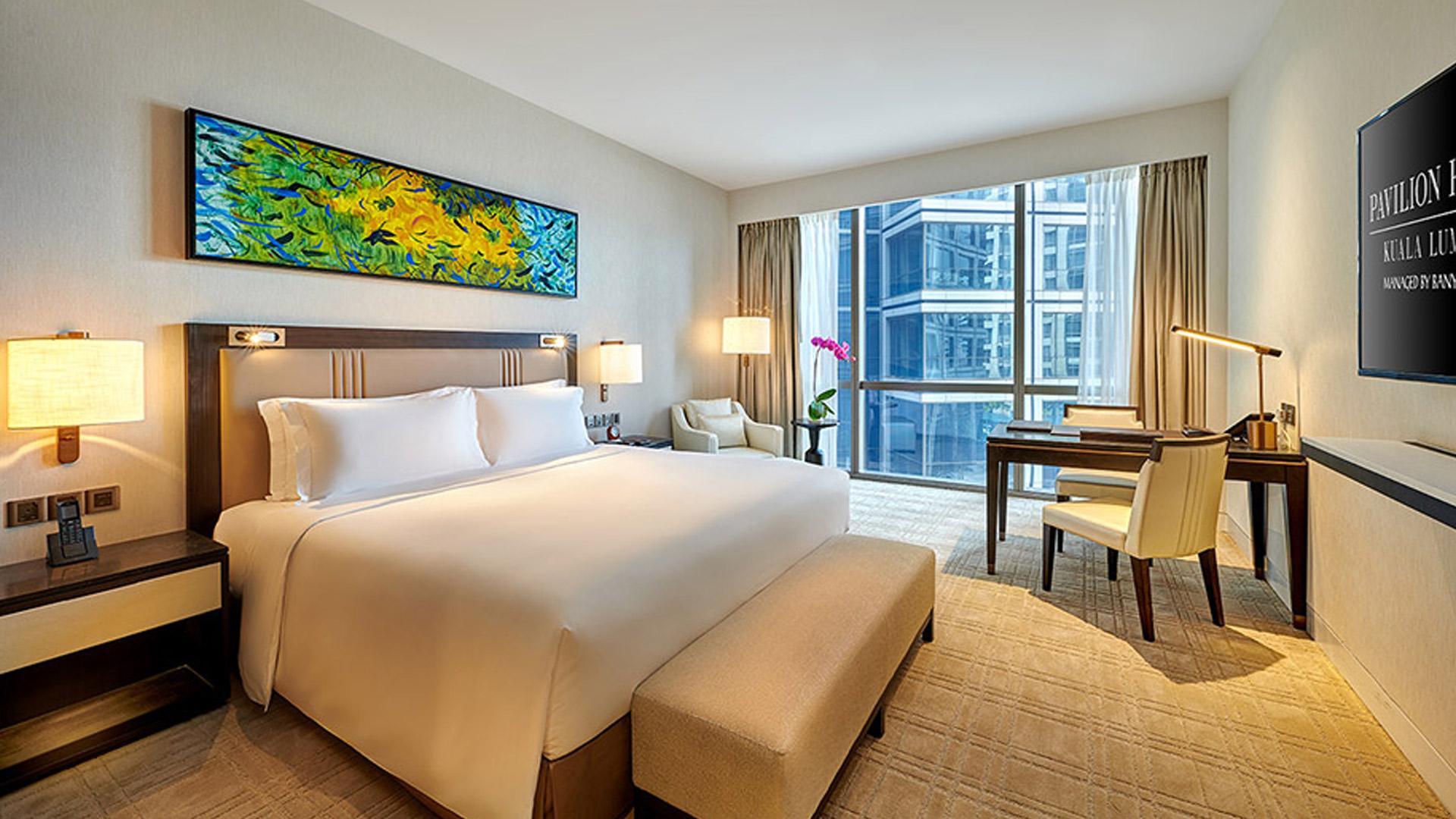 courtyard-oasis_king-bedroom.jpg