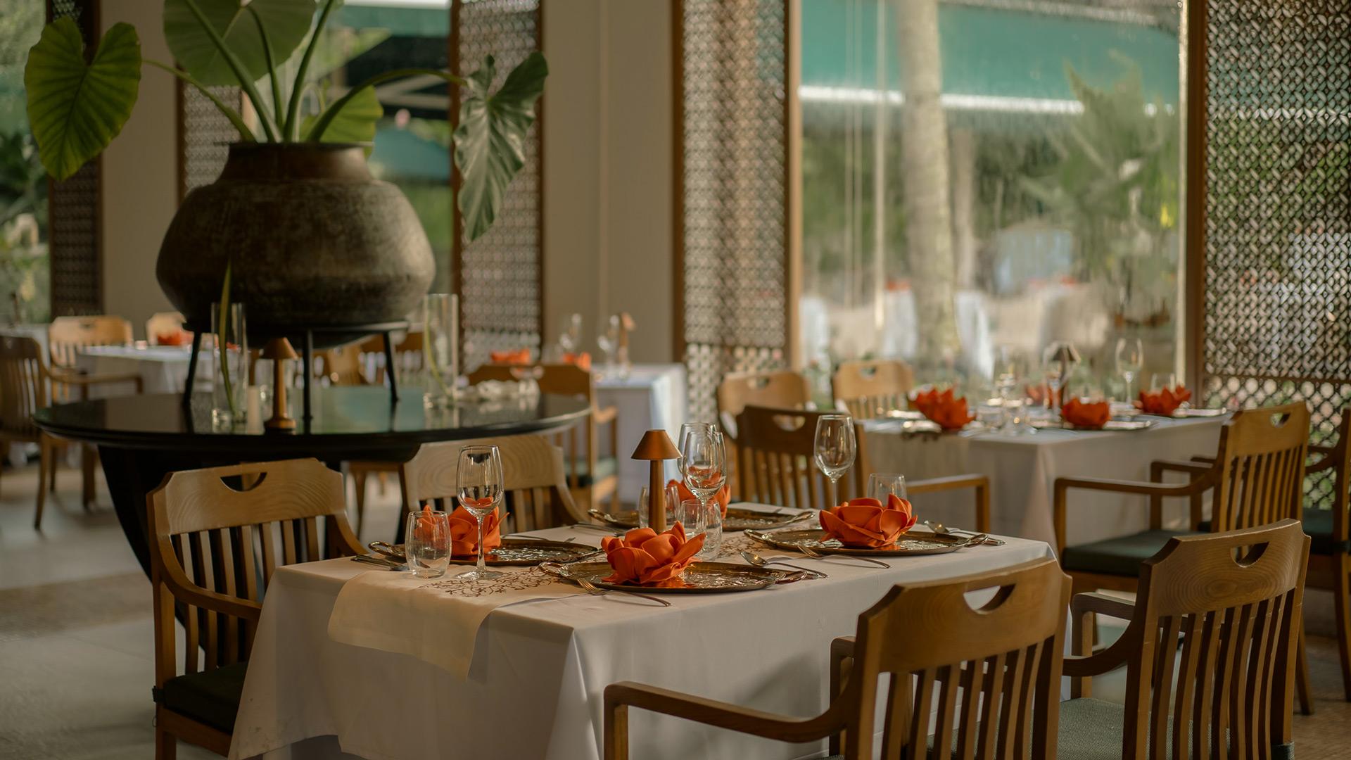 Private Romantic Dinner Restaurants & Bars Banyan Tree Phuket