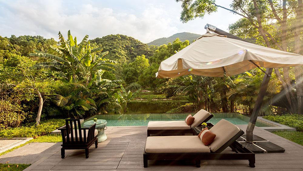 lang co lagoon pool villa