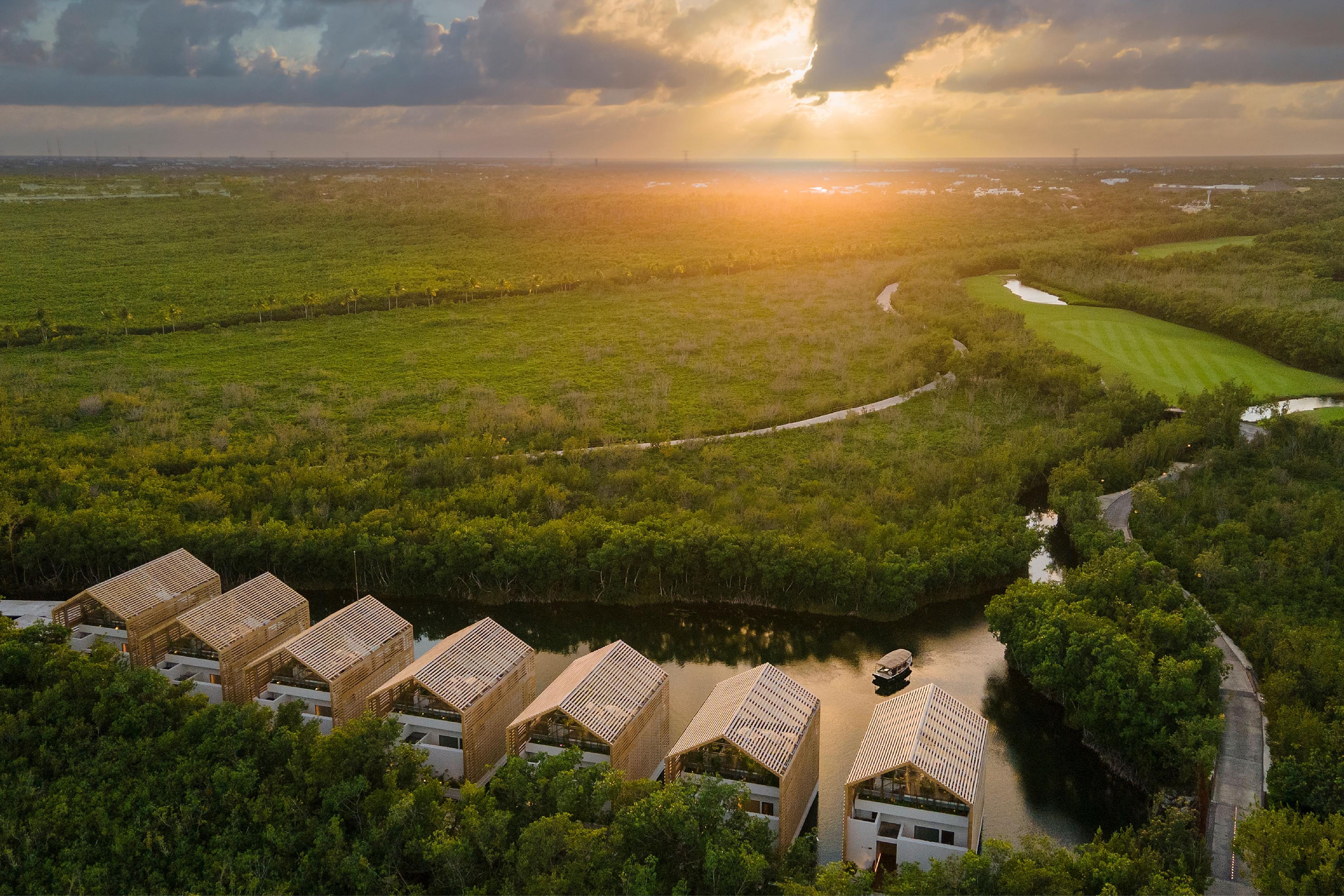 Lagoon and Sunset Rooftop Pool Villa