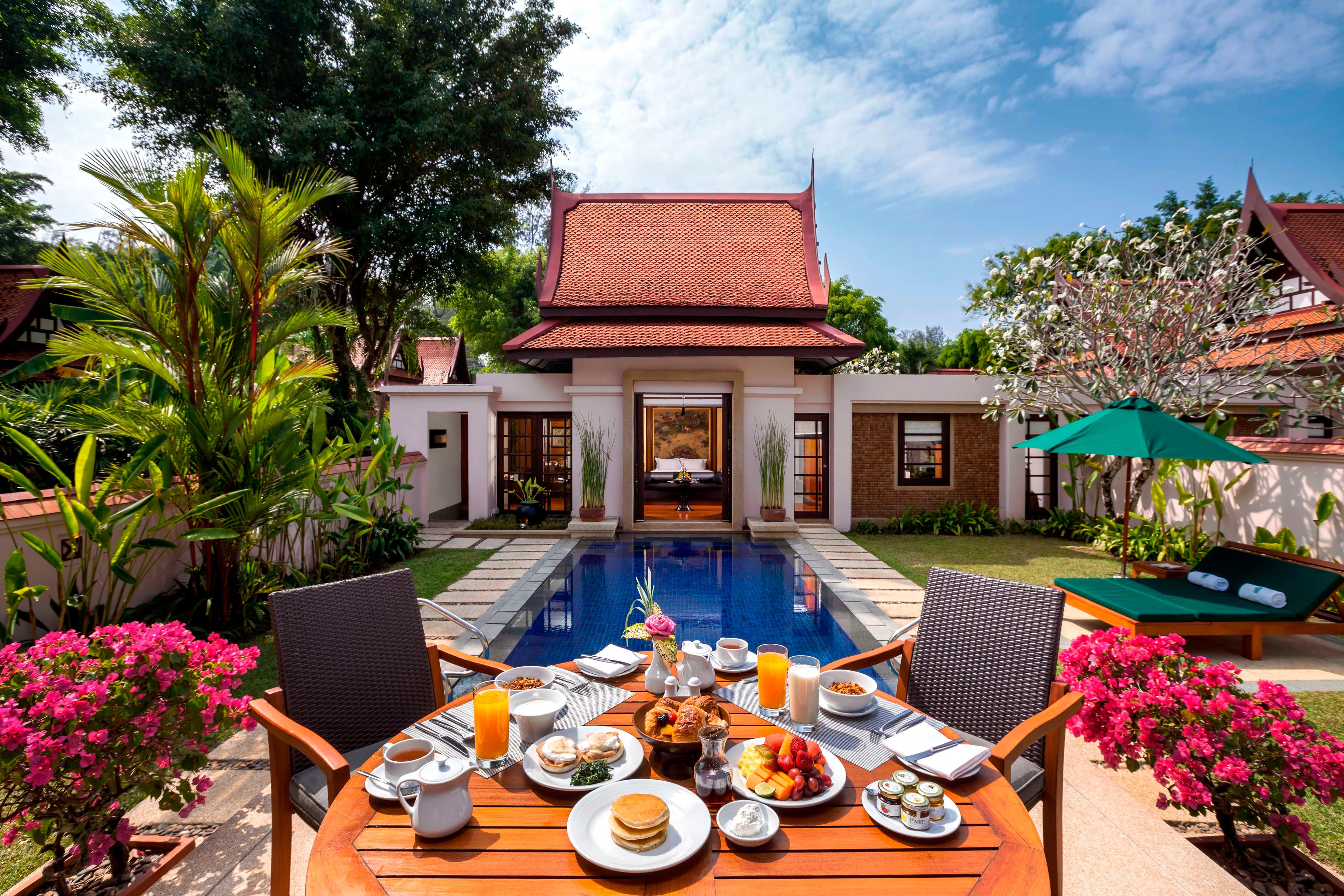 Luxury In-villa breakfast